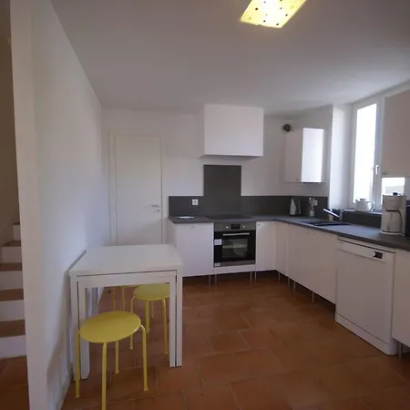 Lavish In Tropez Near Сasa de vacaciones Saint-Tropez